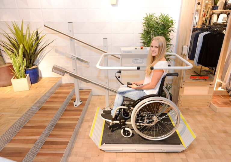 S7 SR Wheelchair Stairlift